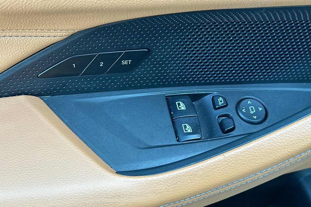 Used 2023 BMW 430i Coupe w/ Premium Package image 15