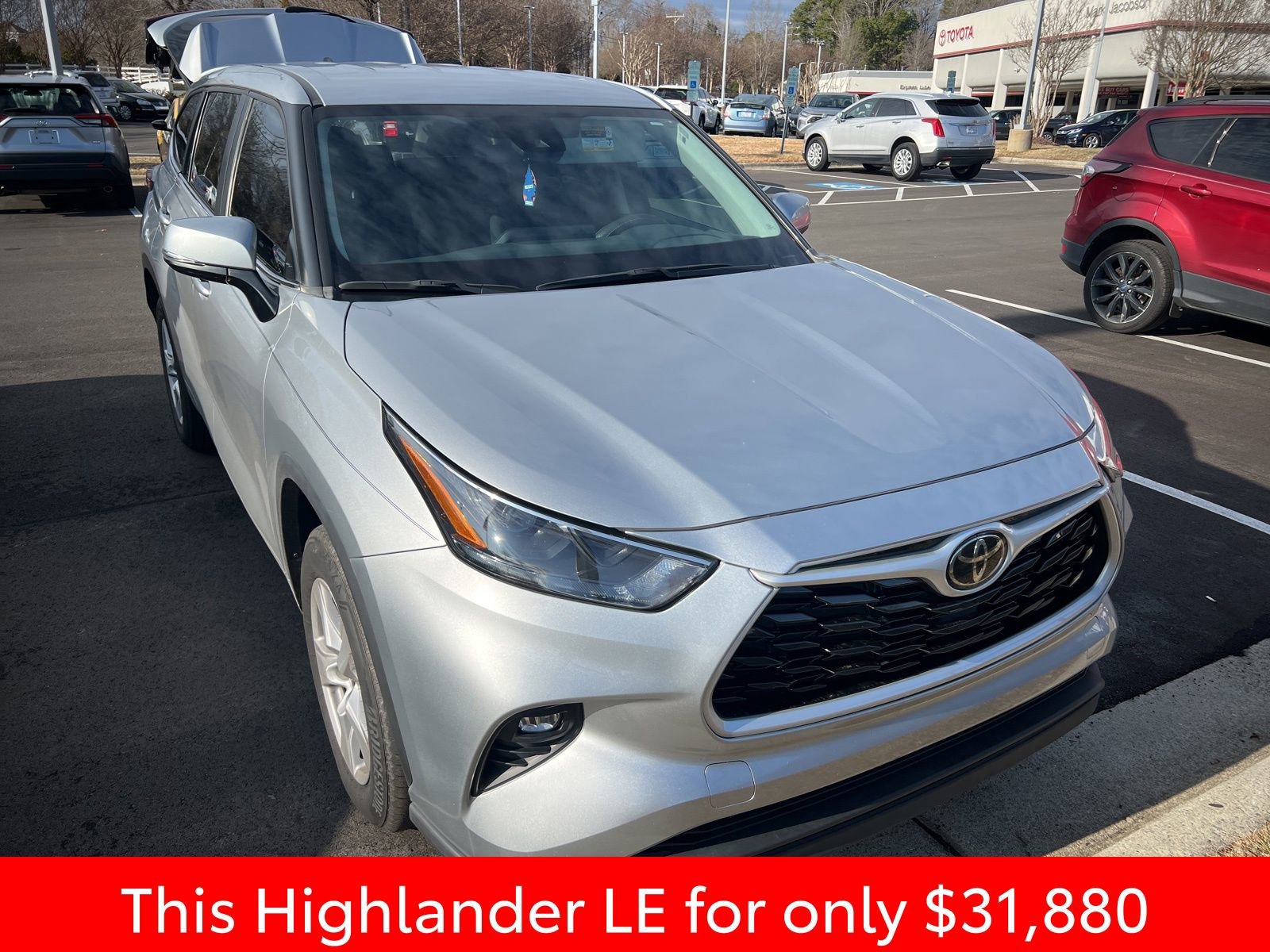 Used 2023 Toyota Highlander LE image 16