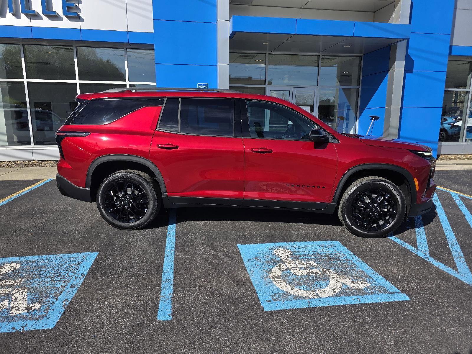 New 2026 Chevrolet Traverse LT w/ Midnight/Sport Edition image 8
