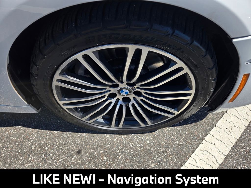 Used 2019 BMW 530e w/ M Sport Package RWD image 12