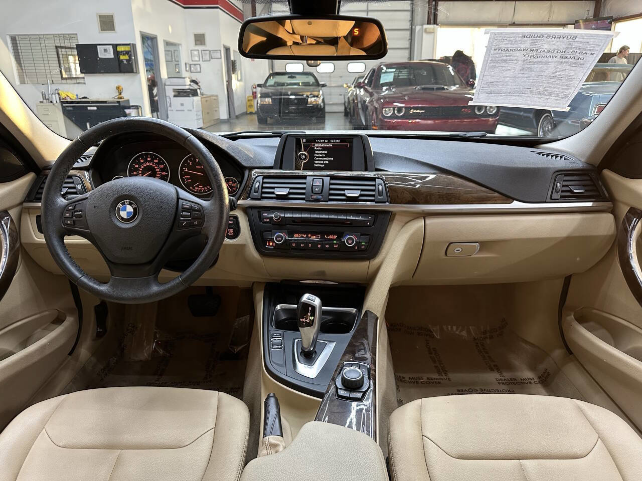 Used 2014 BMW 320i 320i 4dr Sedan image 18