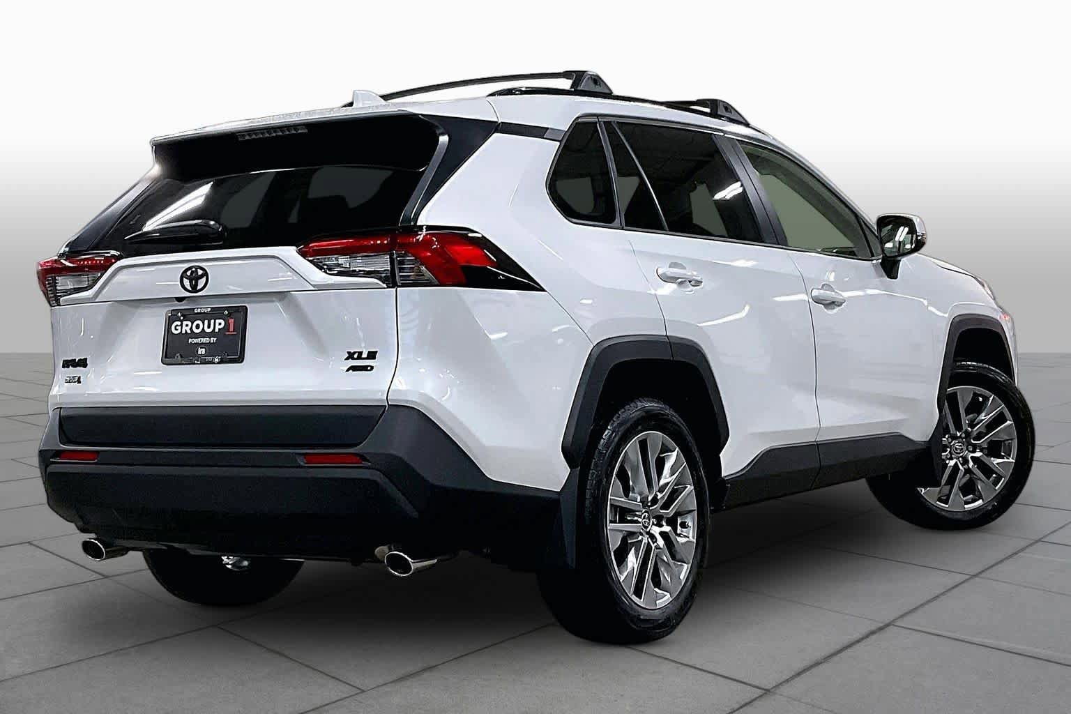 Used 2025 Toyota RAV4 XLE Premium AWD/4WD image 13