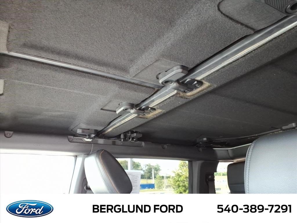 Used 2022 Ford Bronco Badlands w/ Sasquatch Package AWD/4WD image 13