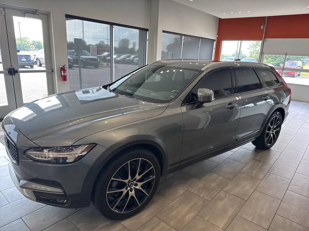 Used 2020 Volvo V90 T6 Cross Country AWD/4WD image 9