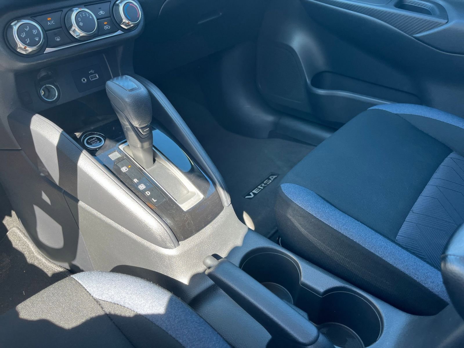 Used 2025 Nissan Versa SV image 39