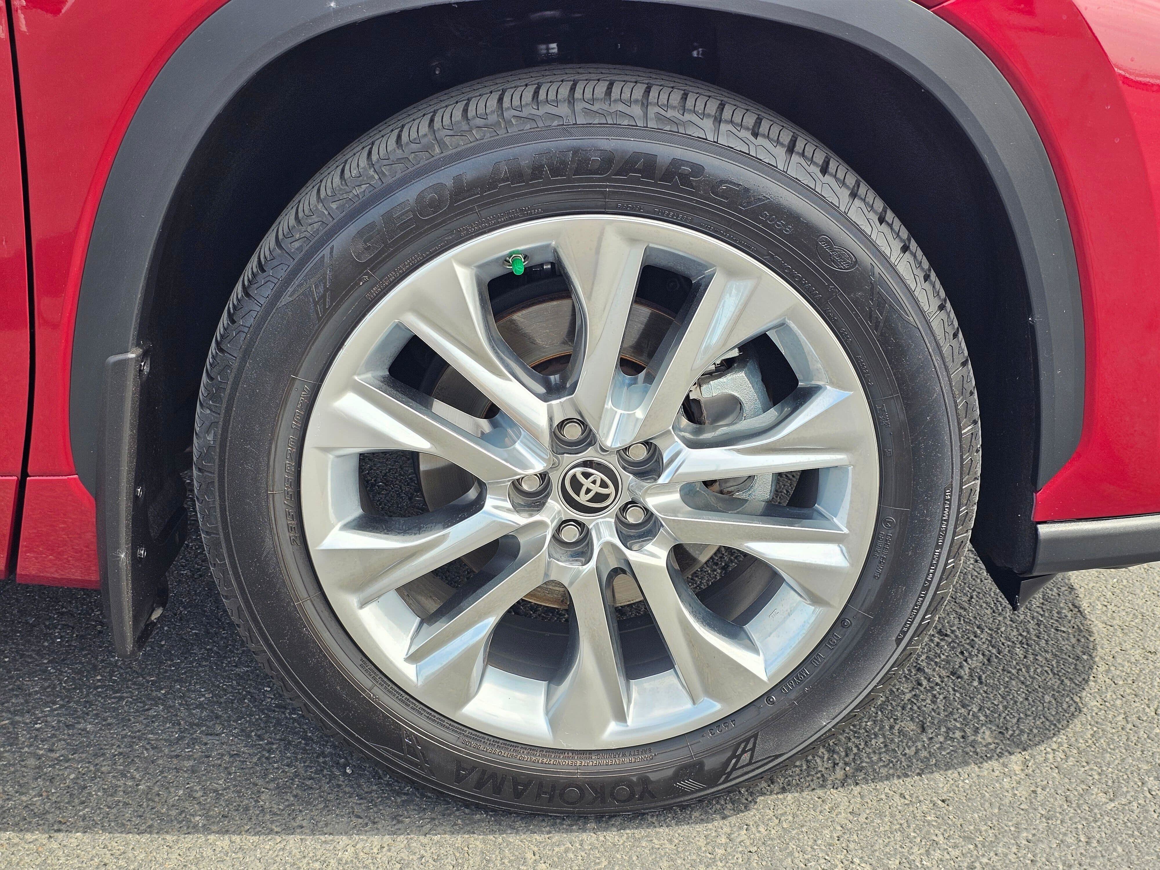 Used 2021 Toyota Highlander Limited AWD/4WD image 8