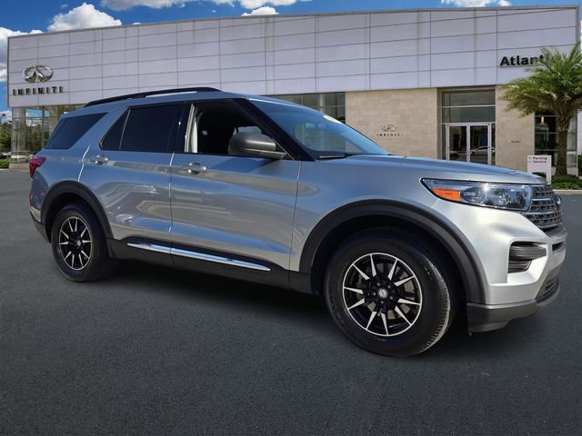 Used 2022 Ford Explorer XLT w/ Class IV Trailer Tow Package image 2