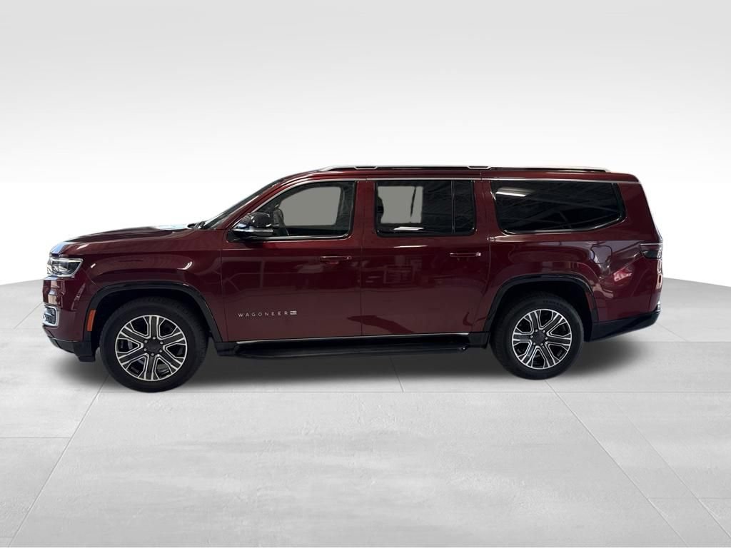 Used 2024 Jeep Wagoneer L Series II w/ Flexible Seating Group AWD/4WD image 2