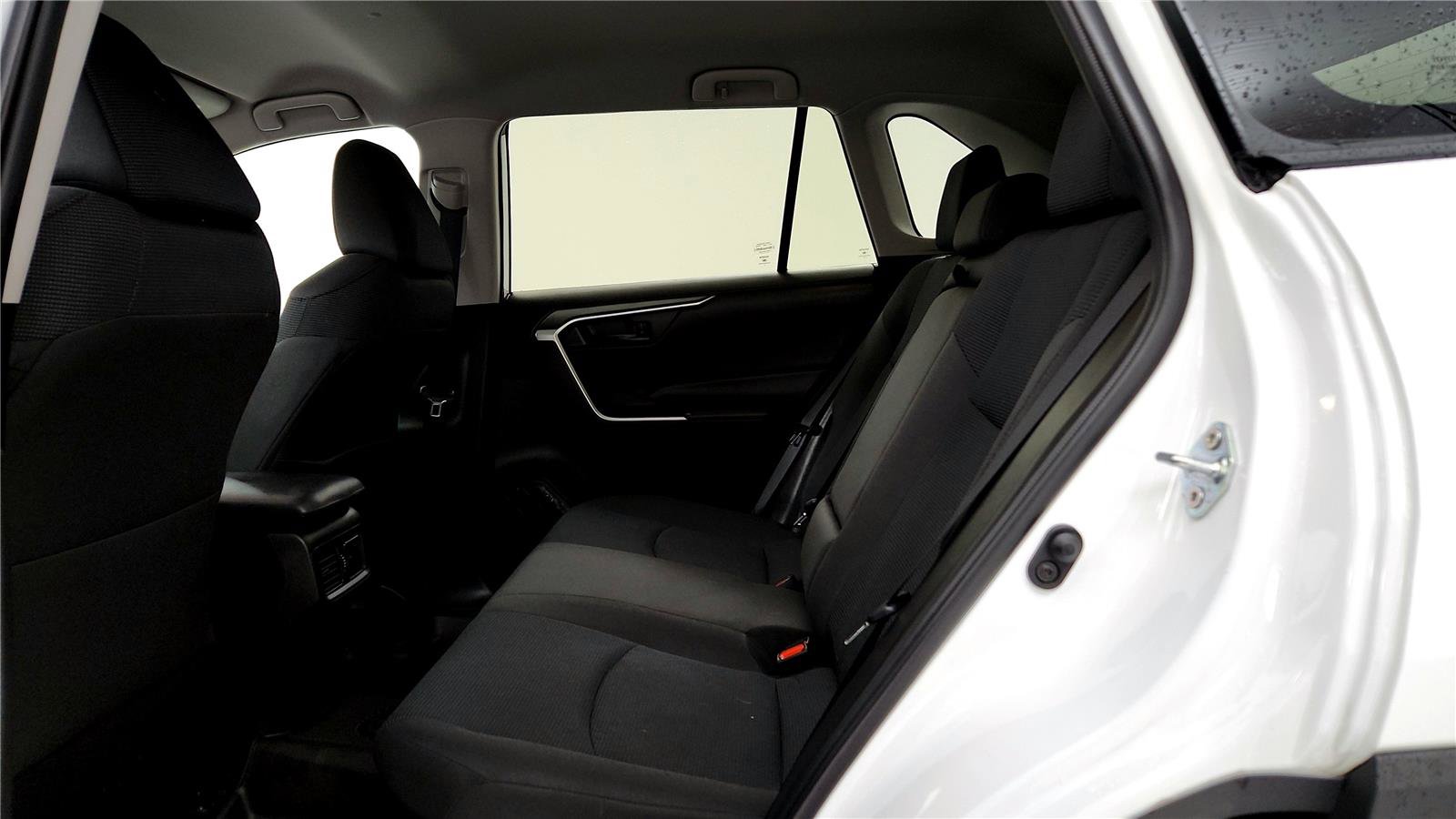 Used 2022 Toyota RAV4 LE image 21