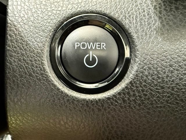 Used 2025 Toyota Camry XLE AWD/4WD image 41