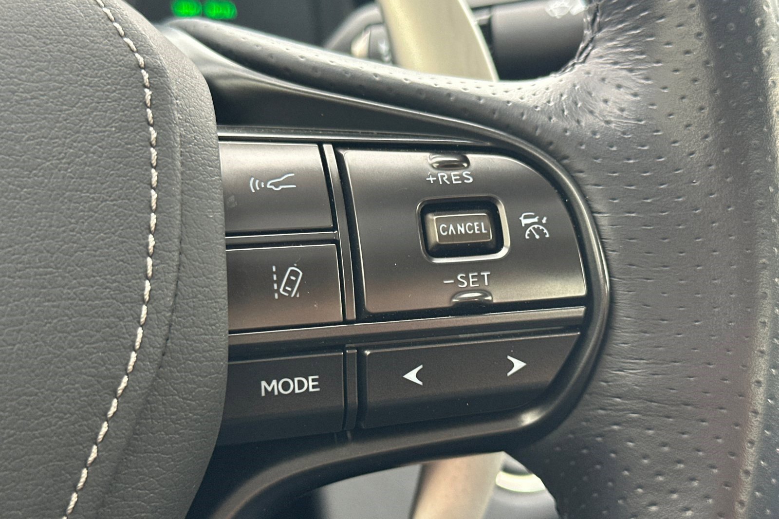 Used 2018 Lexus LC 500 Coupe w/ Touring Package RWD image 29