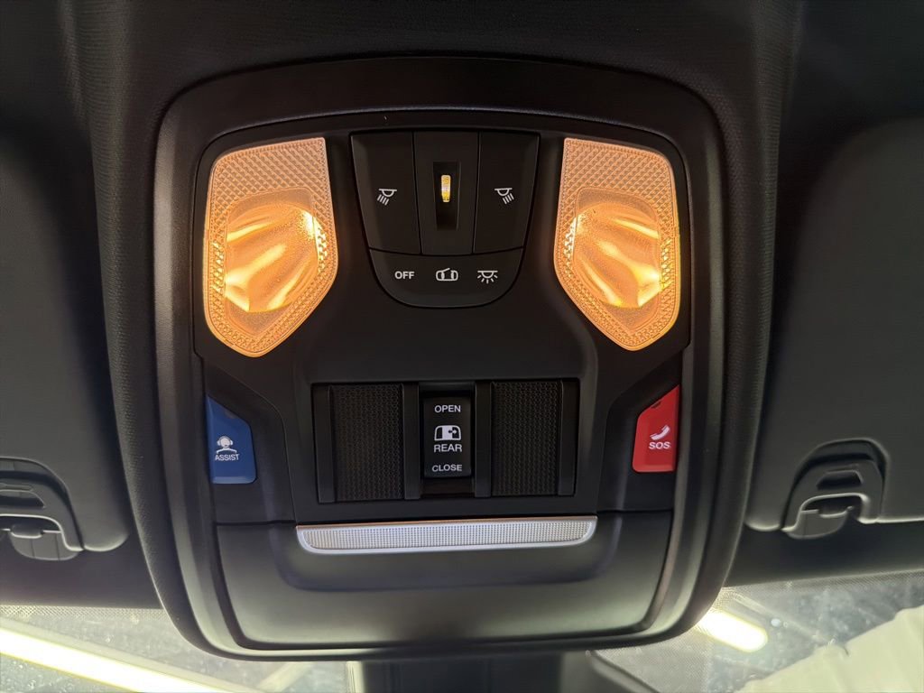 Used 2025 RAM 1500 Tradesman w/ Night Edition AWD/4WD image 15