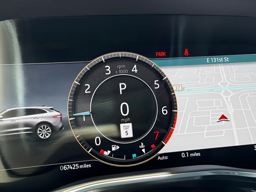 Used 2023 Jaguar F-PACE R-Dynamic S AWD/4WD image 49
