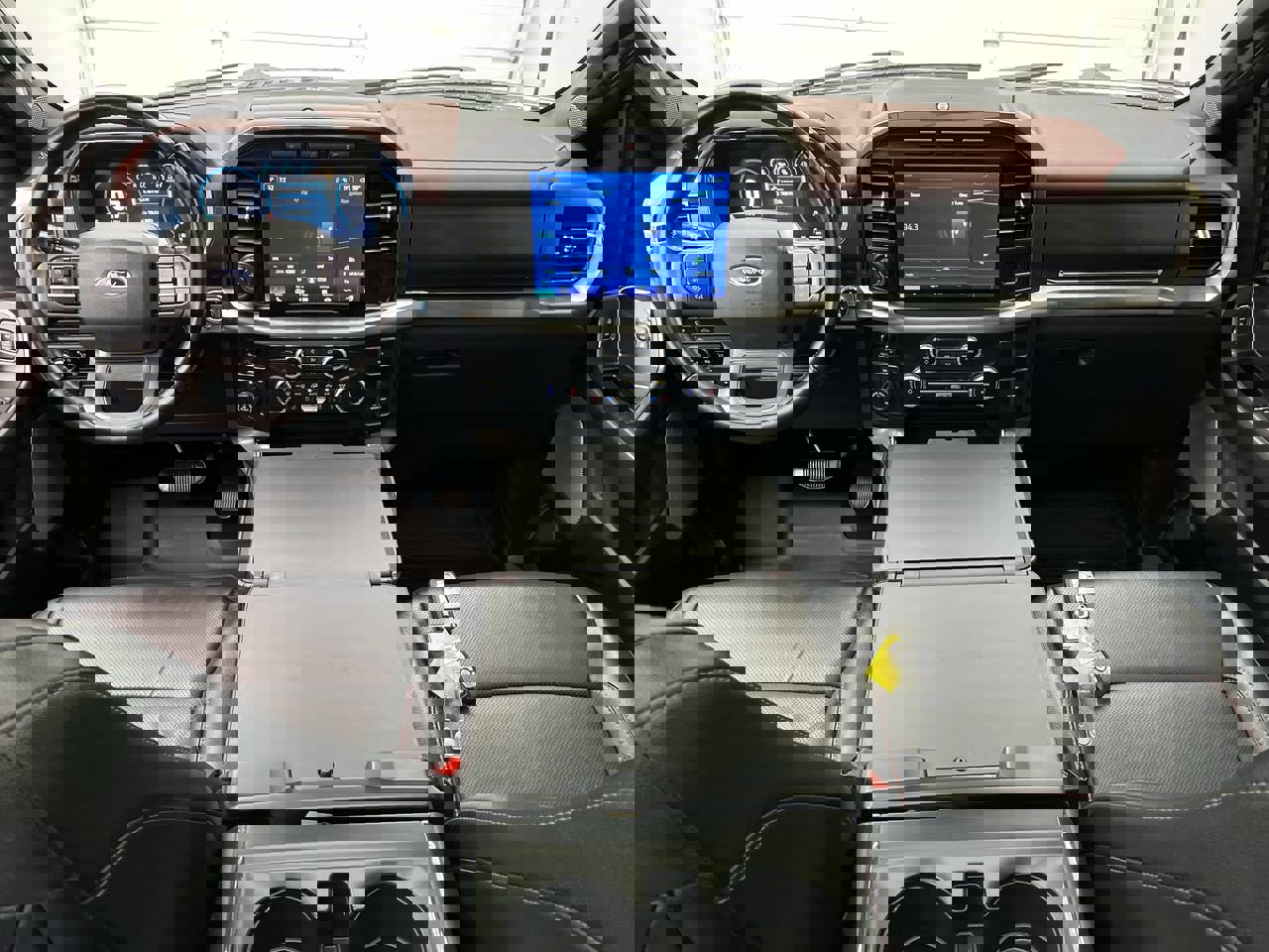 Used 2023 Ford F150 Lariat w/ Max Trailer Tow Package image 4