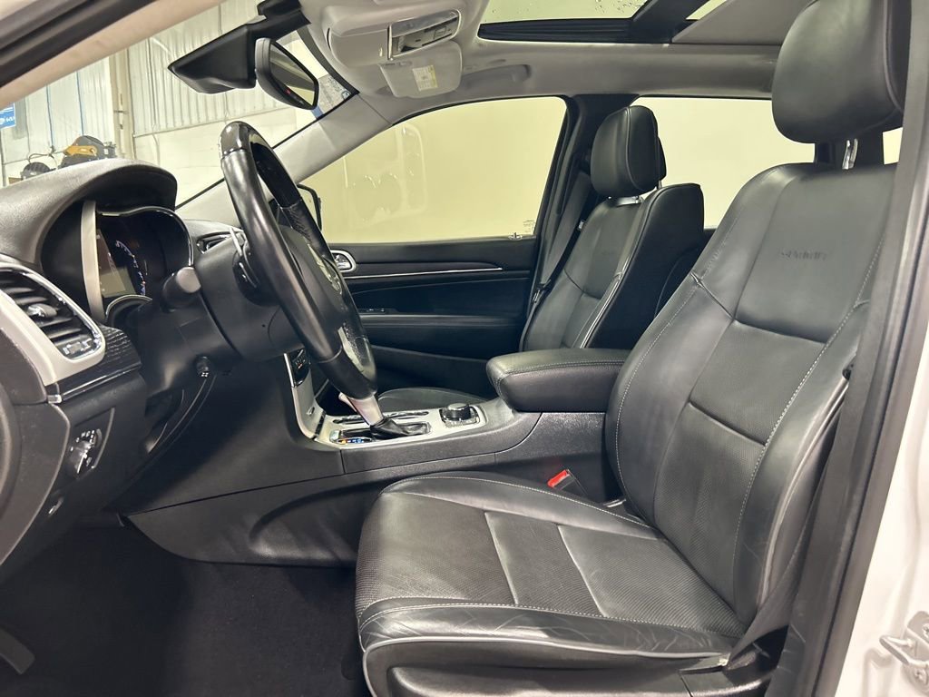 Used 2020 Jeep Grand Cherokee Summit w/ Platinum Series Group AWD/4WD image 11