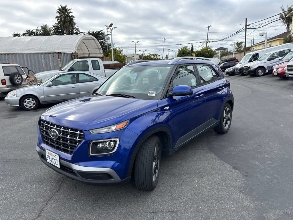 Used 2022 Hyundai Venue Limited FWD video 2