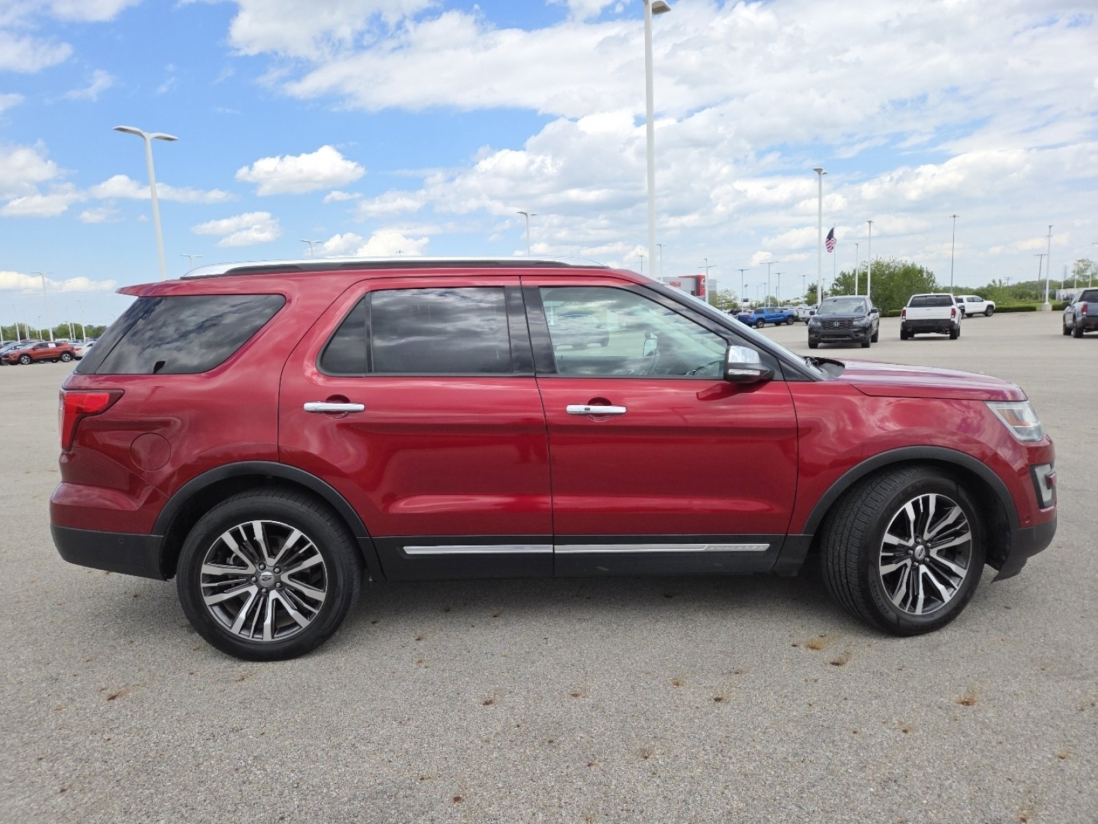 Used 2016 Ford Explorer Platinum AWD/4WD image 19