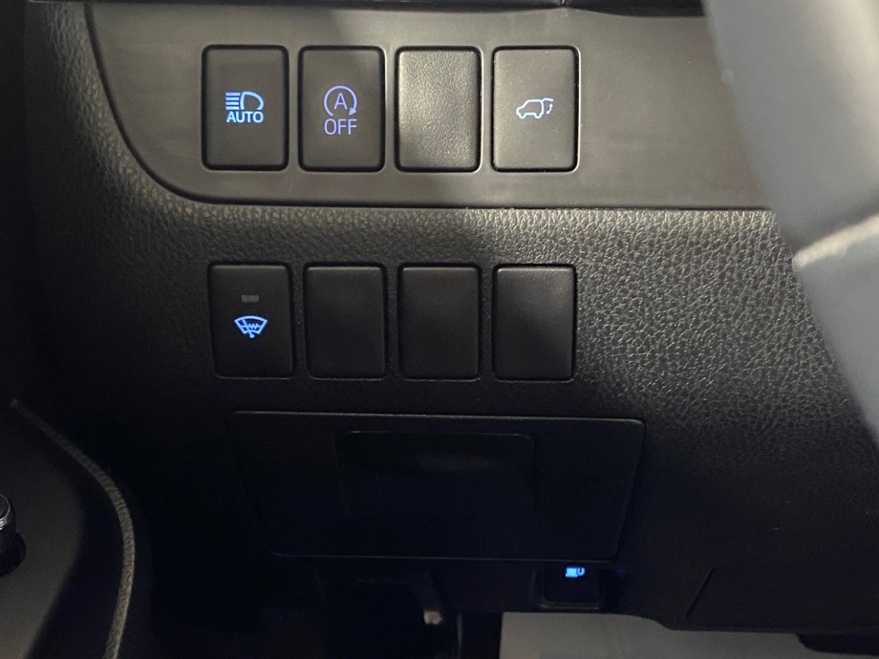 Used 2017 Toyota Highlander SE image 27