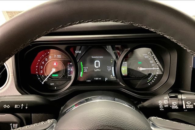 Used 2025 Jeep Wrangler Unlimited Sahara AWD/4WD image 29