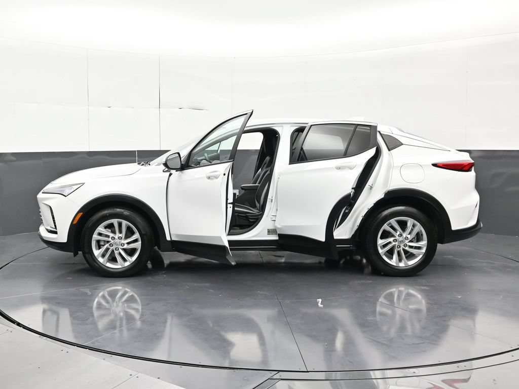 Used 2024 Buick Envista Preferred w/ Advanced Safety Package FWD image 37
