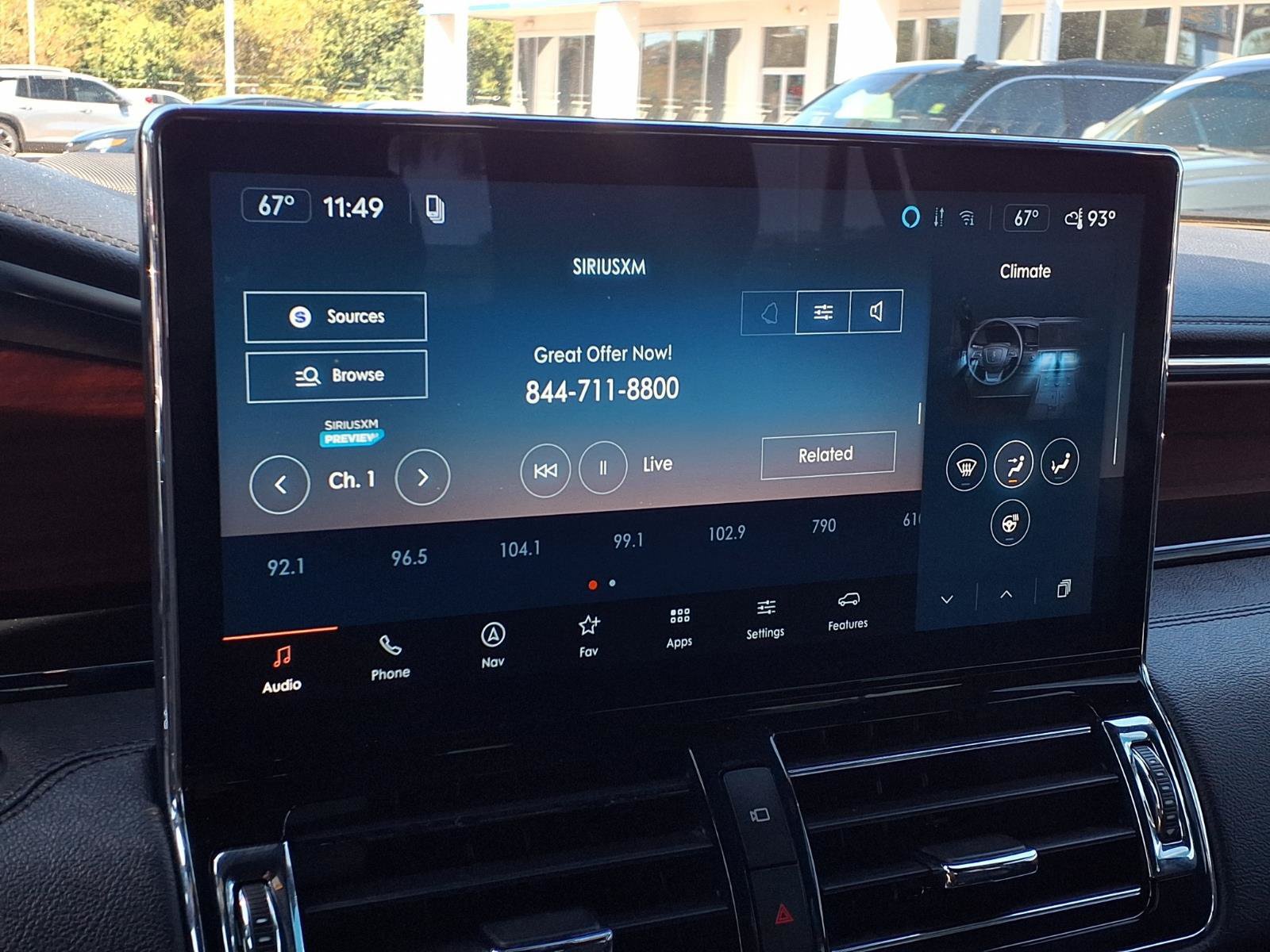 Used 2024 Lincoln Navigator Premiere AWD/4WD image 4