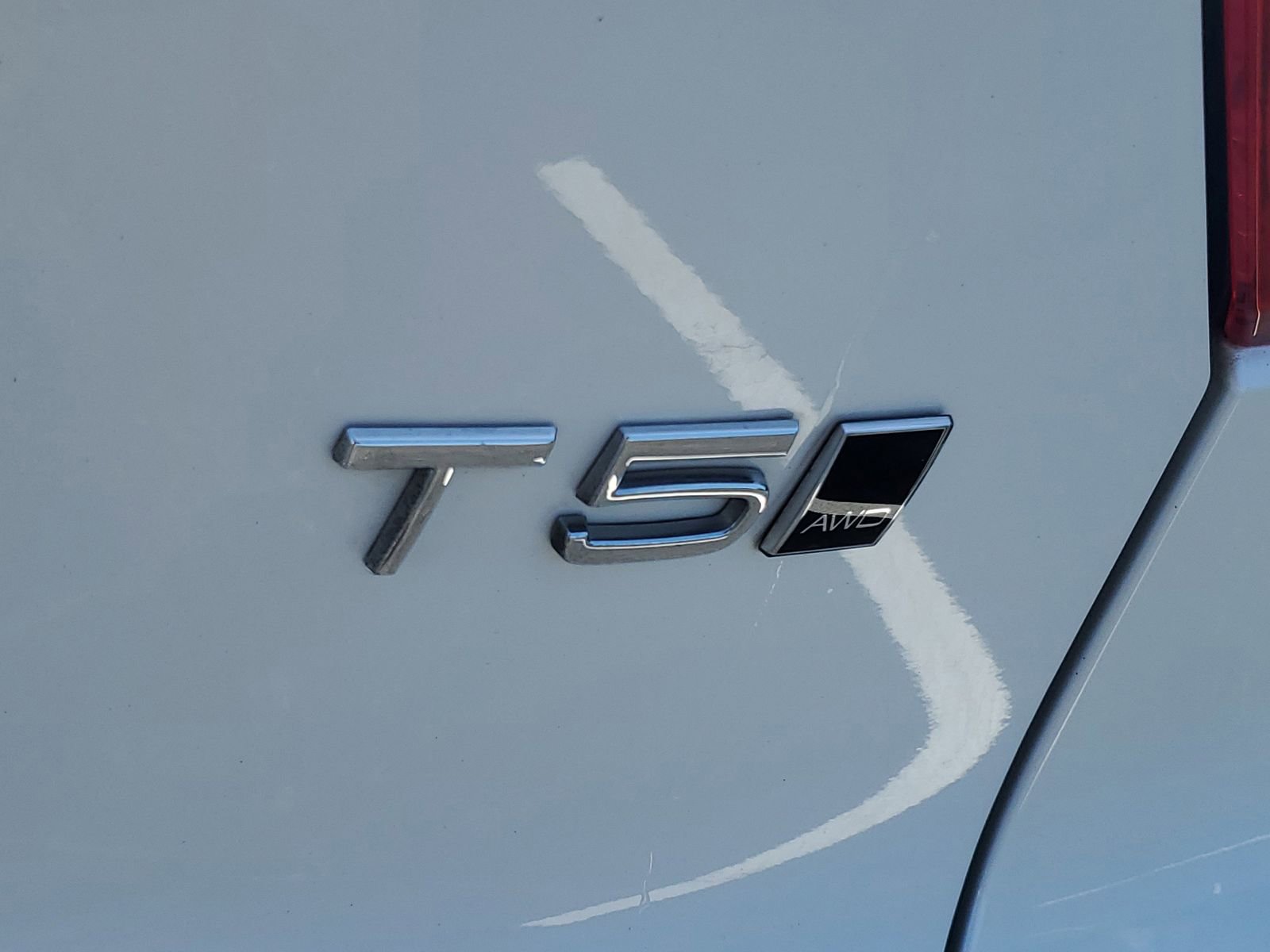 Used 2022 Volvo XC40 T5 Momentum image 29