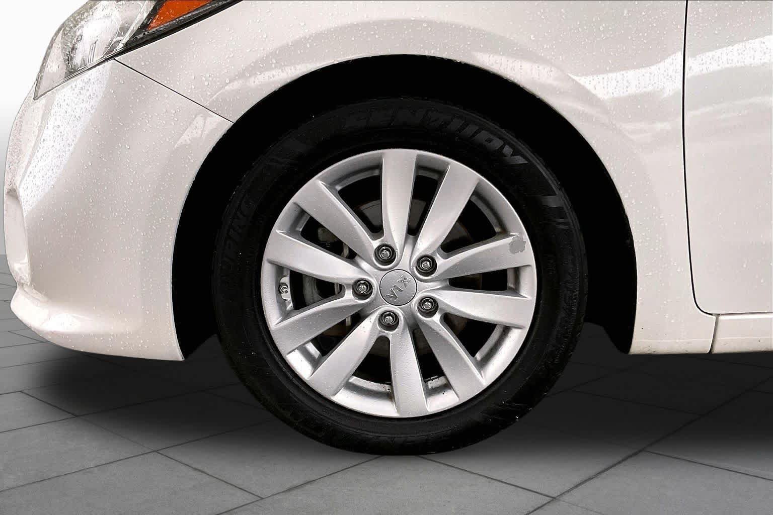 Used 2016 Kia Forte Koup EX FWD image 11