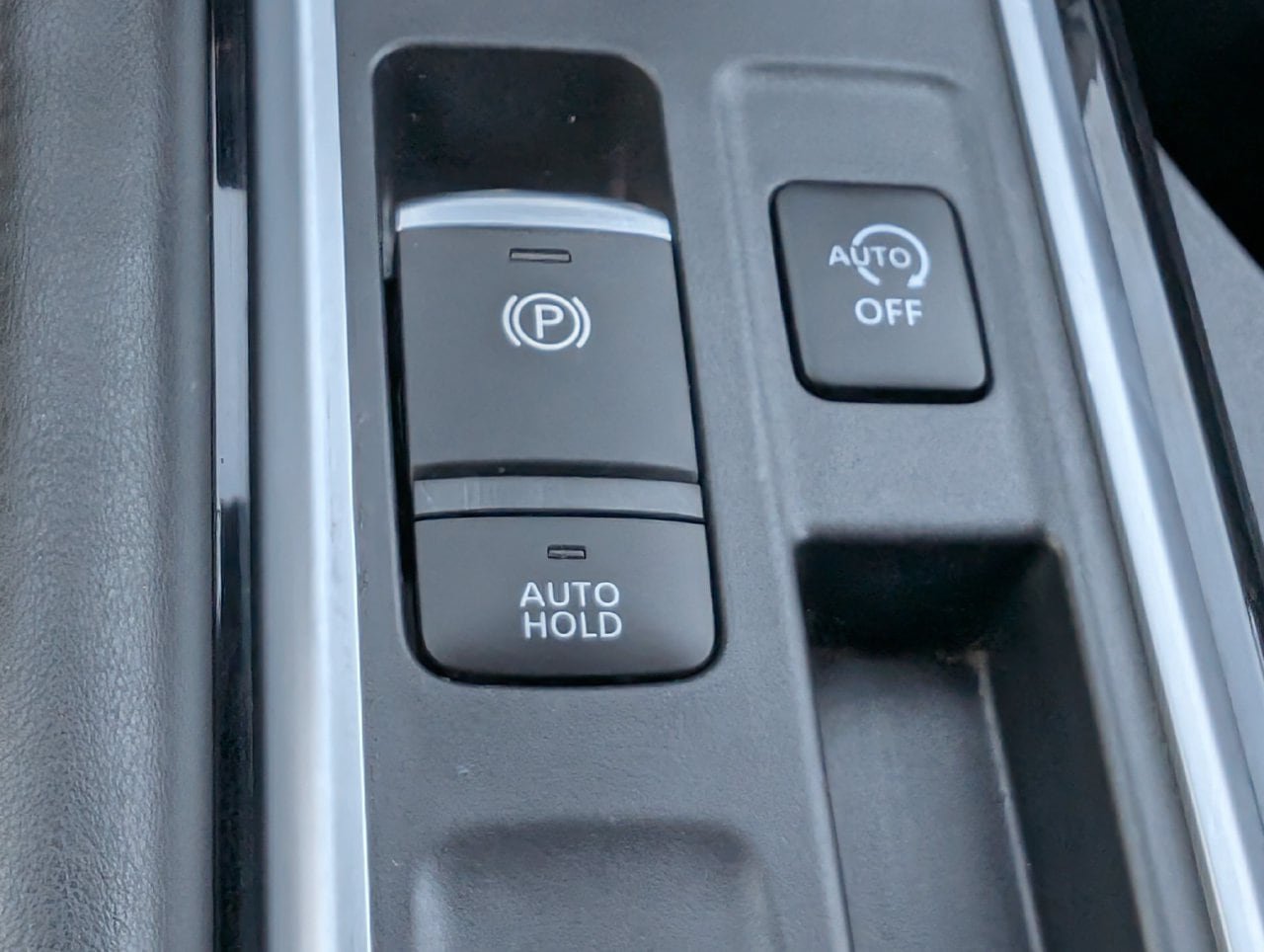 Used 2024 Nissan Pathfinder SV FWD image 21