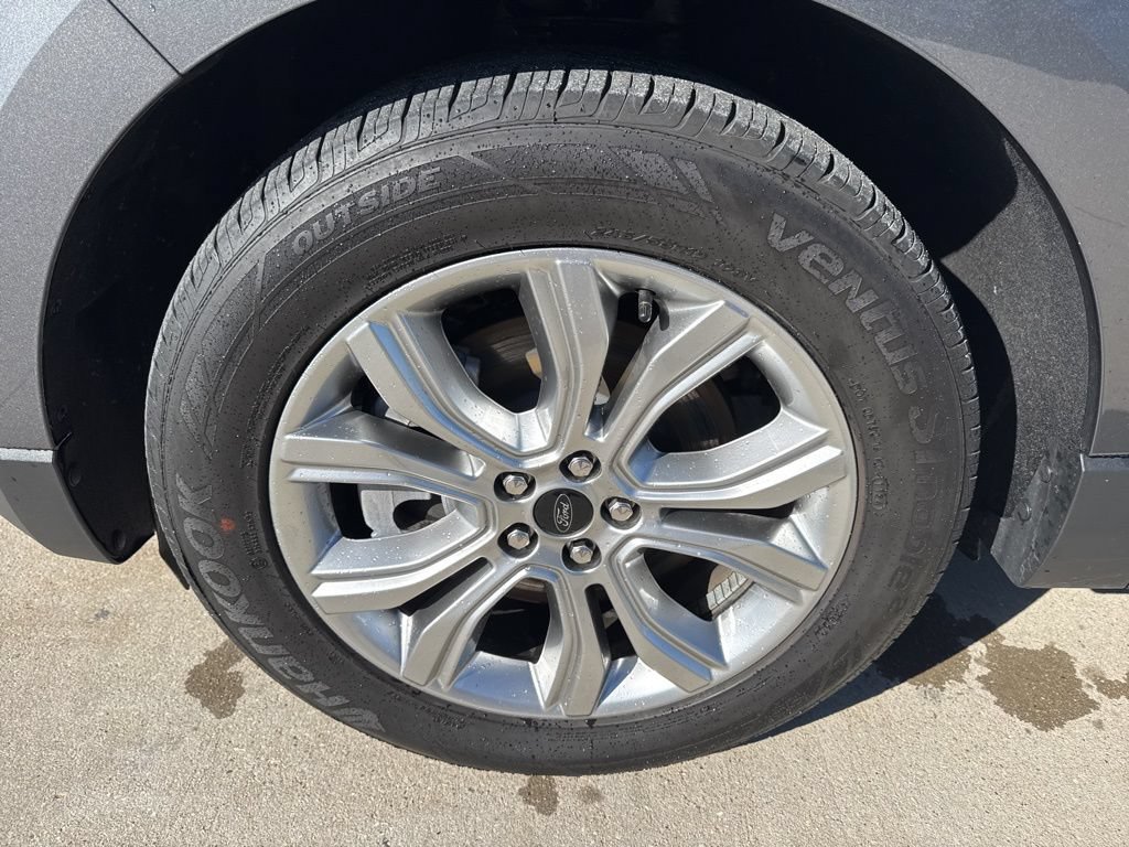 Used 2024 Ford Edge Titanium AWD/4WD image 4