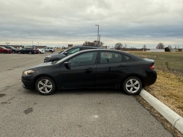 Used 2015 Dodge Dart SXT image 2