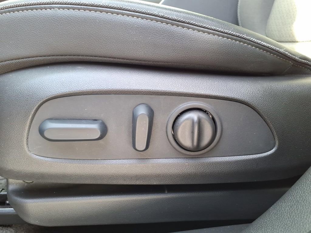Used 2023 Buick Encore GX Select w/ Safety Package II image 17