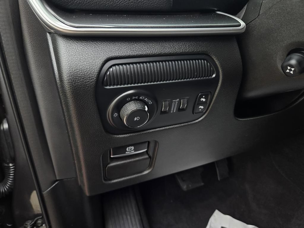 Used 2023 Jeep Wagoneer 4WD w/ Premium Group I image 26