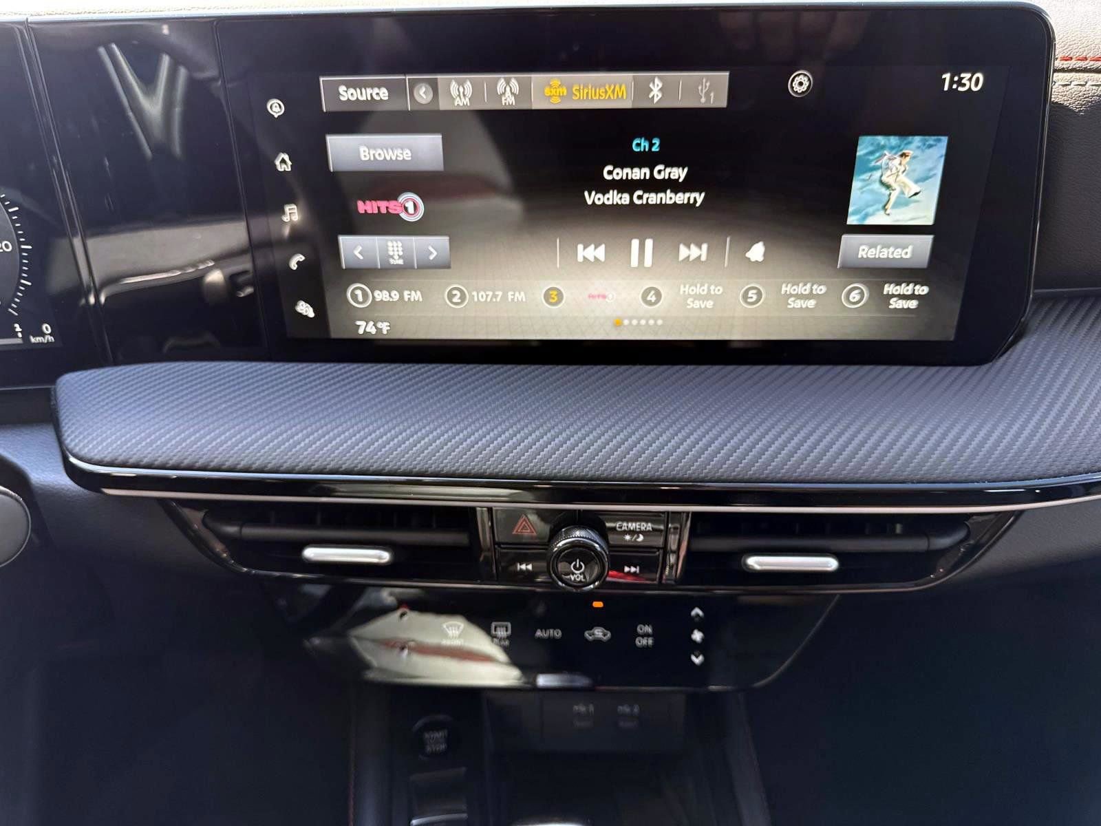 Used 2025 Nissan Kicks SR image 25