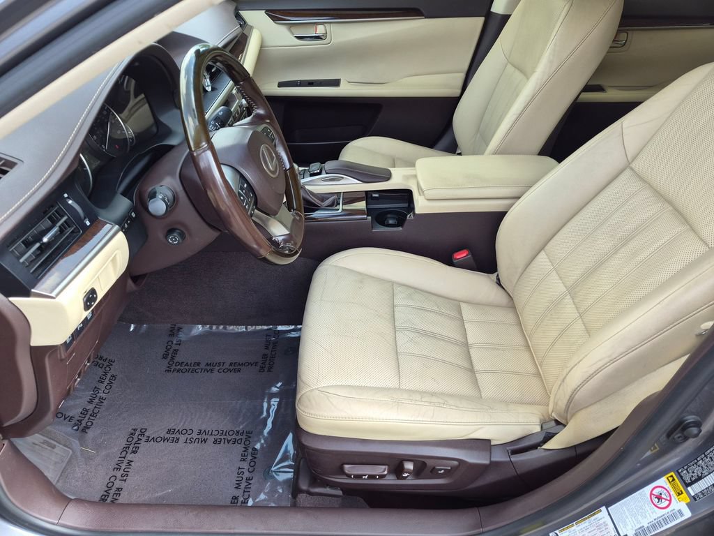 Used 2016 Lexus ES 350 w/ Luxury Package w/Wood Trim FWD image 16