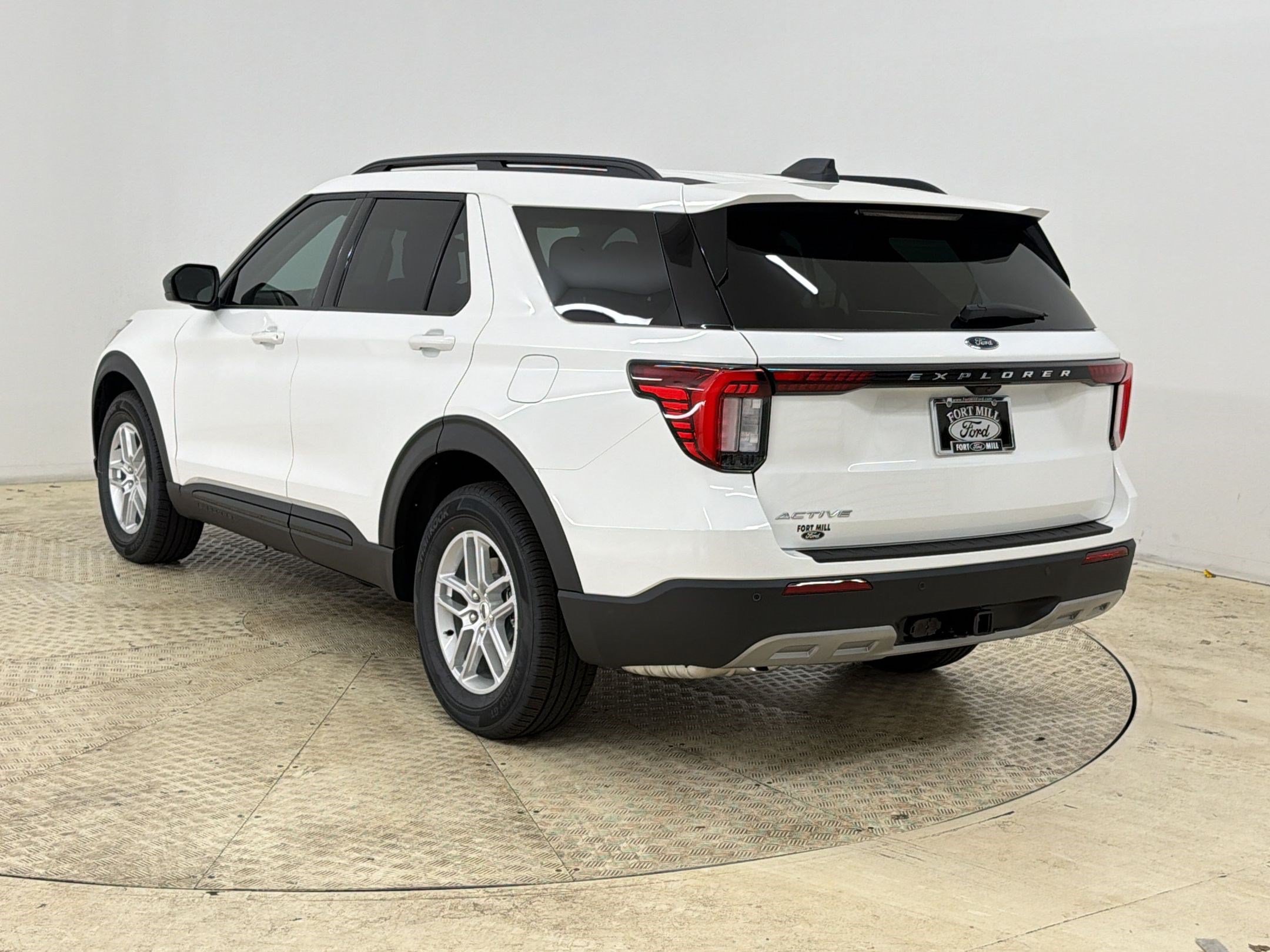New 2026 Ford Explorer Active w/ Active Comfort Package RWD image 3