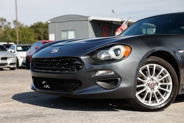 Used 2017 FIAT 124 Spider Classica image 28