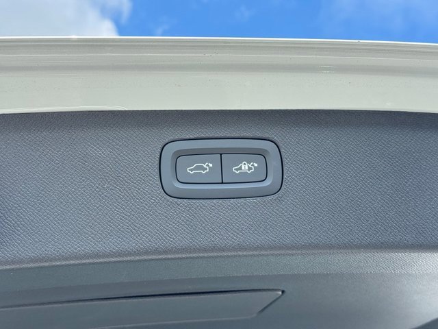 New 2026 Volvo XC90 T8 Ultra image 16