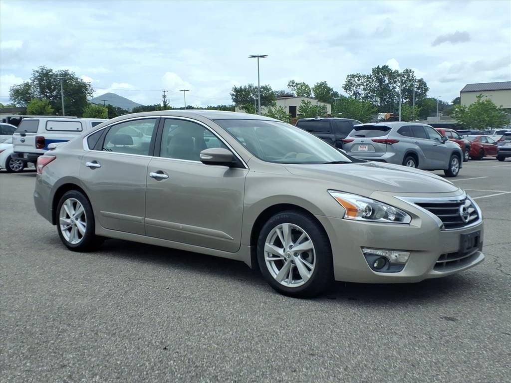 Used 2013 Nissan Altima 2.5 SL w/ 2.5 Moonroof Pkg FWD image 2