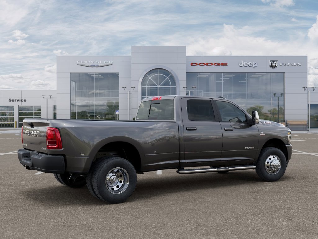 New 2026 RAM 3500 Laramie AWD/4WD image 4