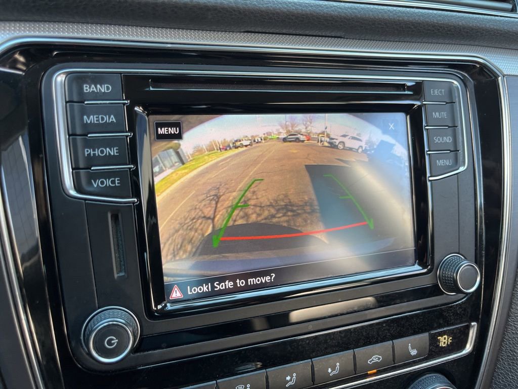 Used 2017 Volkswagen Passat 1.8T R-Line image 30