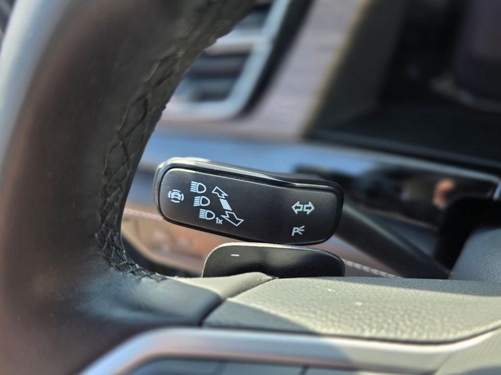 Used 2025 Volkswagen Atlas SEL Premium R-Line image 43