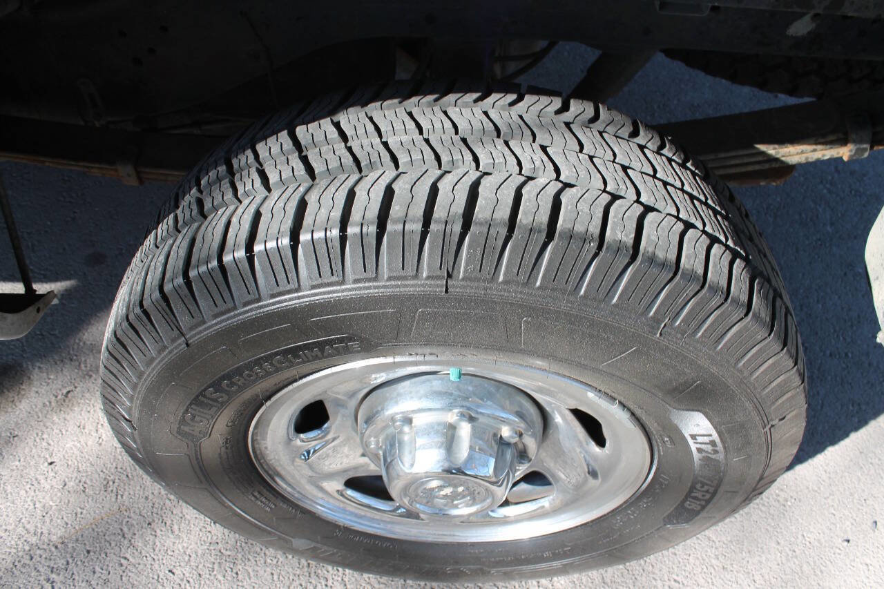 Used 1997 Dodge Ram 2500 Truck 2WD Club Cab image 25