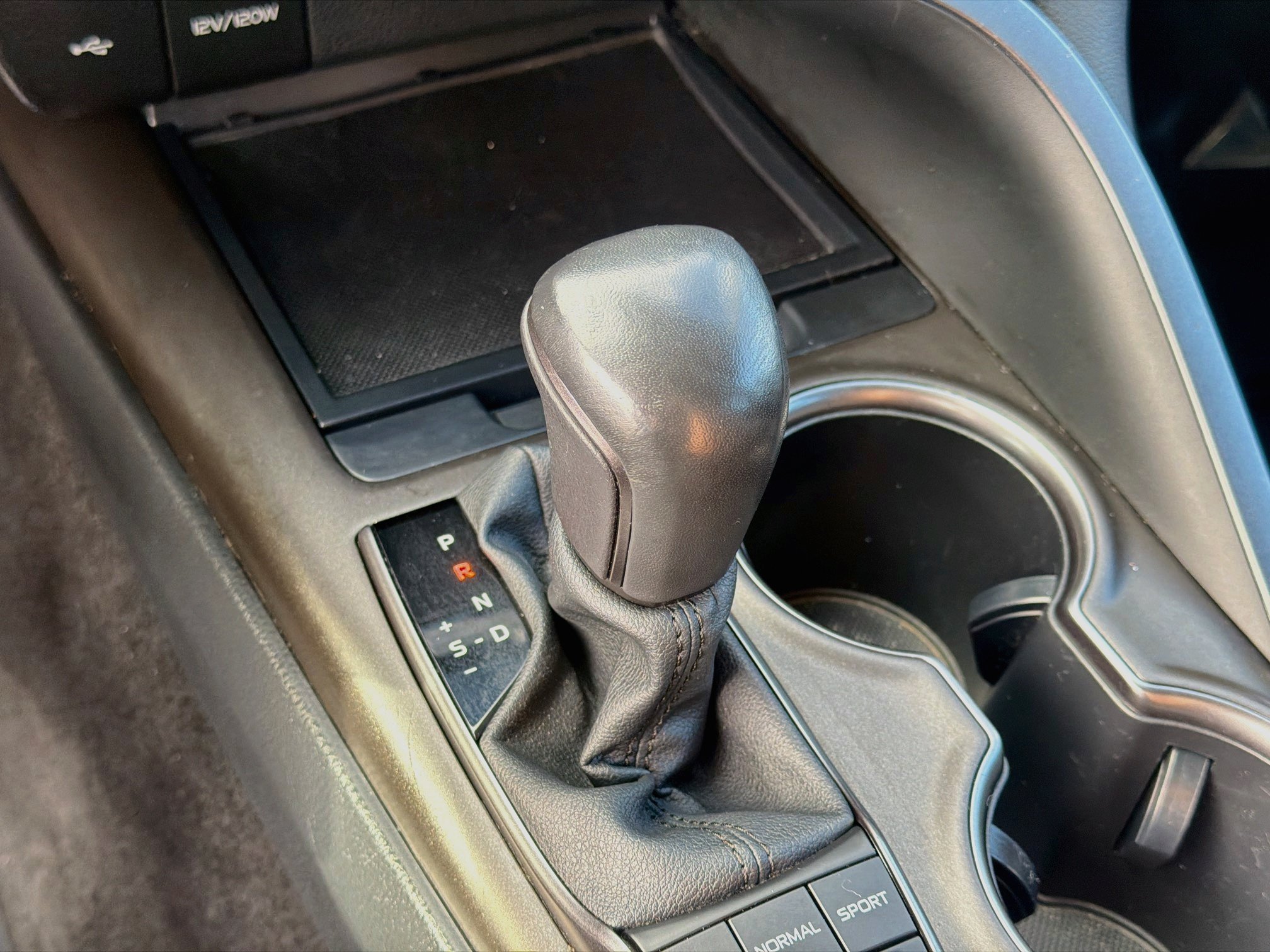 Used 2023 Toyota Camry SE FWD image 15