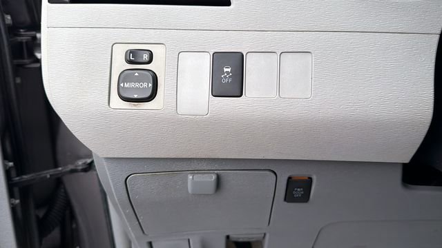 Used 2011 Toyota Sienna LE w/ Towing Pkg image 19