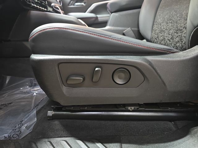 Used 2023 Chevrolet Colorado Z71 w/ Z71 Convenience Package 2 image 32