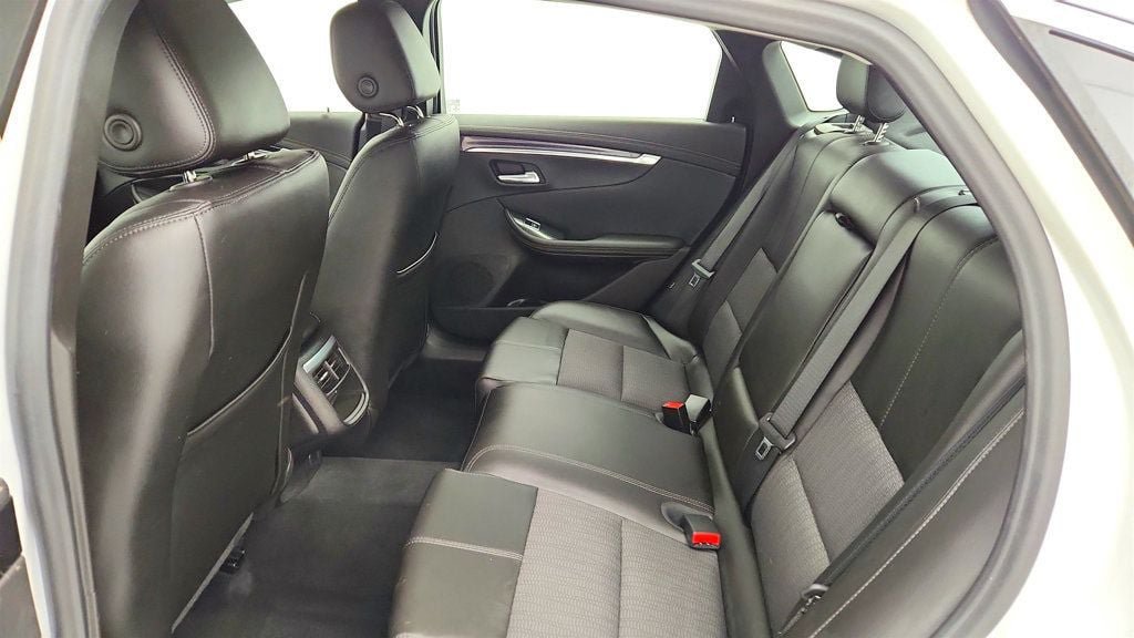 Used 2017 Chevrolet Impala LT w/ Convenience Package FWD image 19