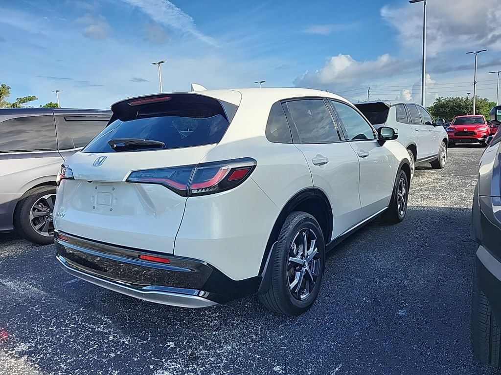 Used 2024 Honda HR-V EX-L image 3