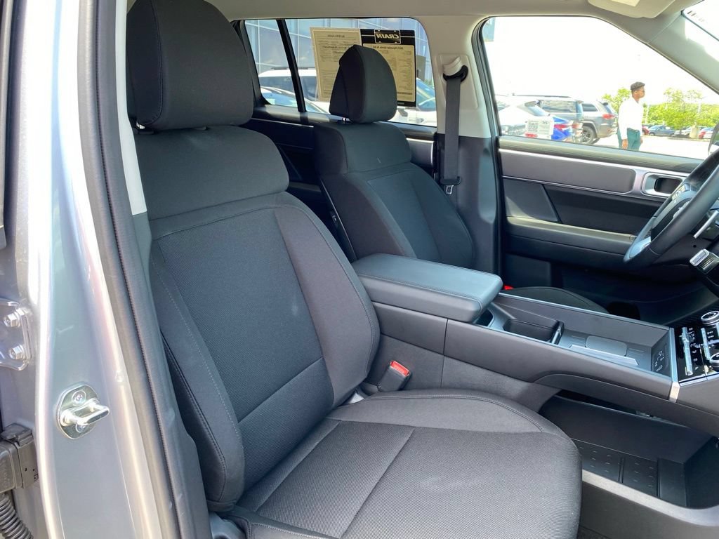 Used 2025 Hyundai Santa Fe SE FWD image 27
