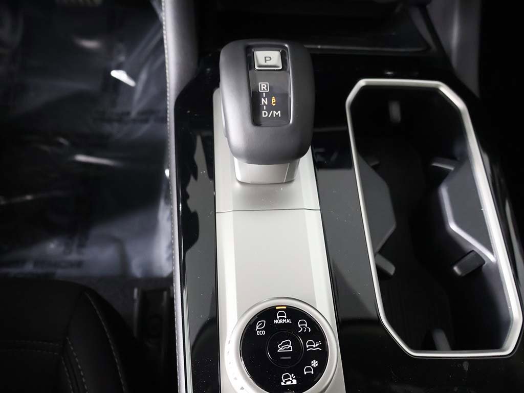 New 2025 Mitsubishi Outlander SE image 51