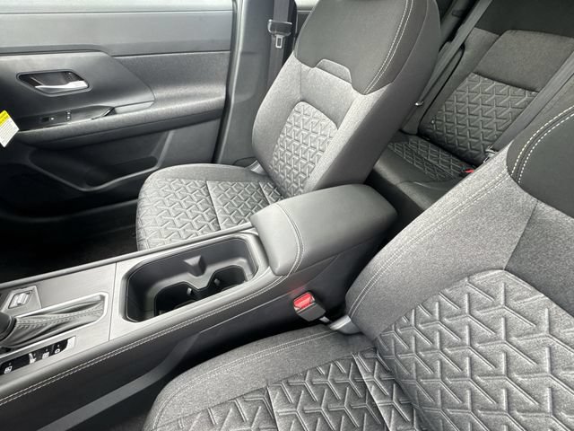 Certified 2025 Nissan Kicks SV w/ SV Premium Package AWD/4WD image 21